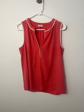 COURT & ROWE Coral Sleeveless Split-Neck Top with White Trim